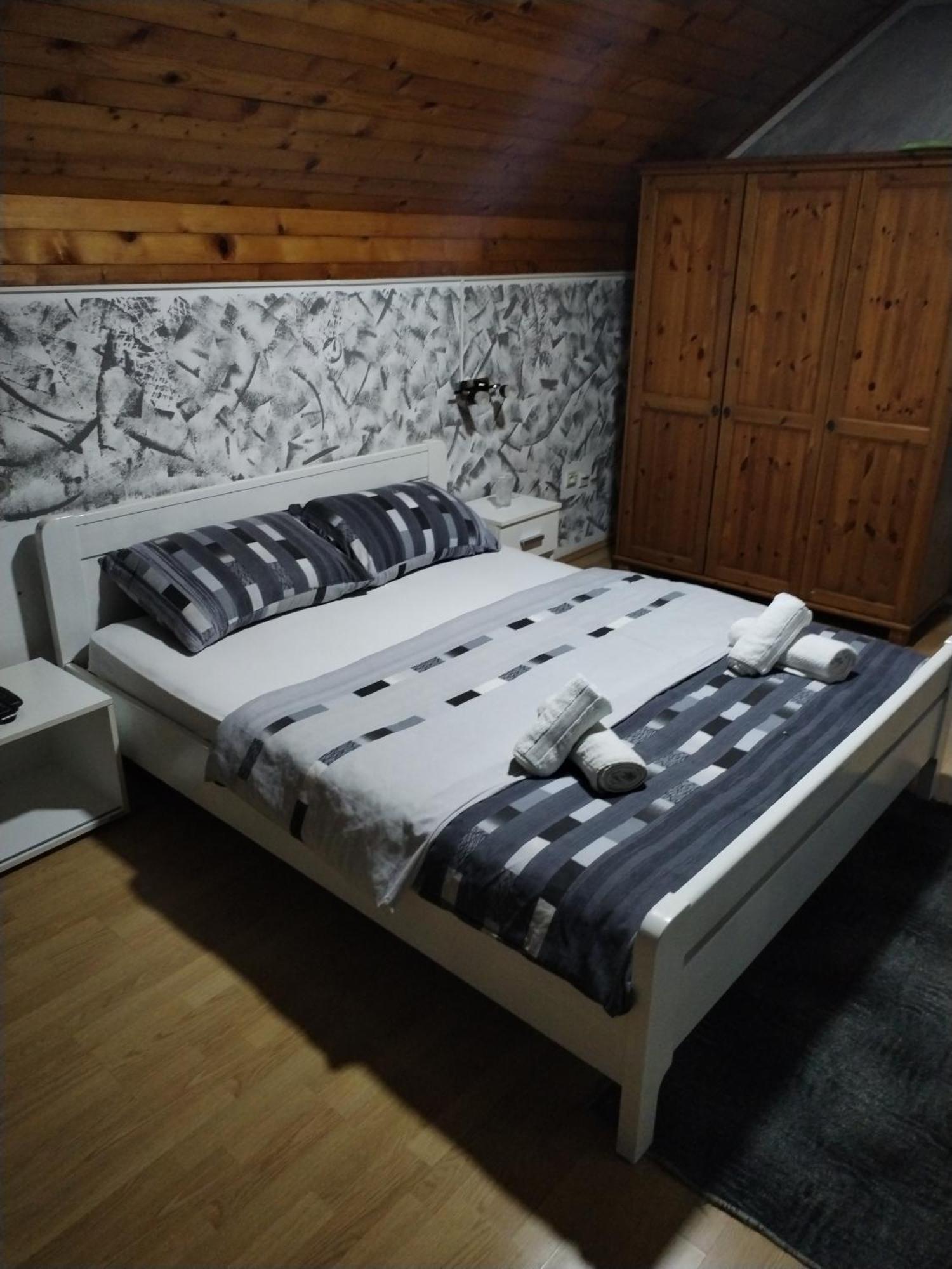 Sobe Lara Apartment Donji Milanovac Exterior photo